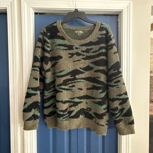 Barefoot Dreams CozyChic Camo Pullover Crewneck Sweater Size XL - Picture 2 of 7
